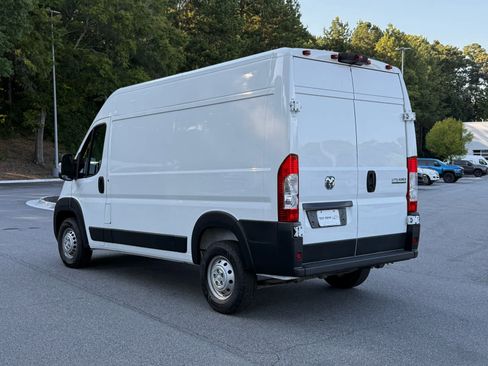 Used 2024 RAM ProMaster 2500 w/ Convenience Group FWD image 3