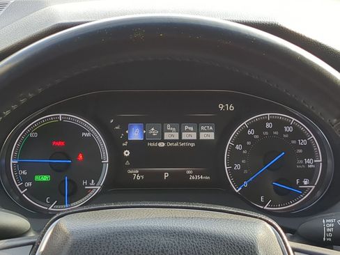 Used 2023 Toyota Venza XLE image 20