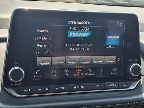 Used 2024 Nissan Rogue S FWD image 4