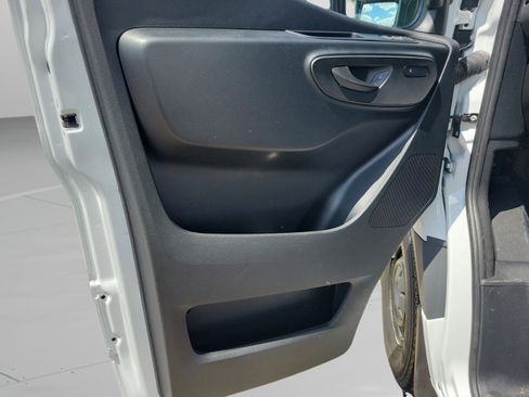 Used 2025 Mercedes-Benz Sprinter 2500 image 9