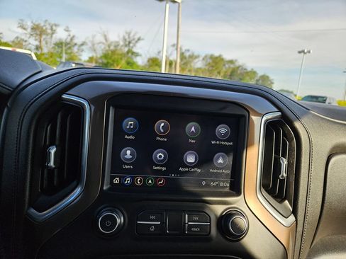 Used 2019 Chevrolet Silverado 1500 High Country w/ Technology Package AWD/4WD image 14