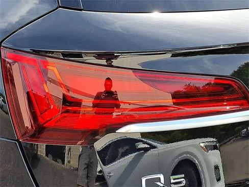 Certified 2023 Audi Q5 2.0T Premium Plus w/ Premium Plus Package image 10