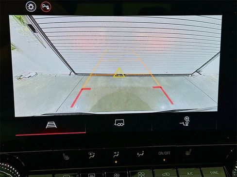 New 2026 GMC Canyon Elevation w/ Convenience Package image 14