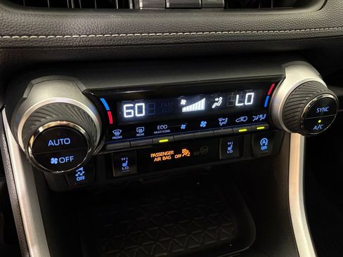 Used 2022 Toyota RAV4 XLE Premium AWD/4WD image 29