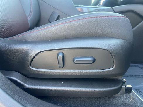 Used 2025 Chevrolet Blazer RS image 31