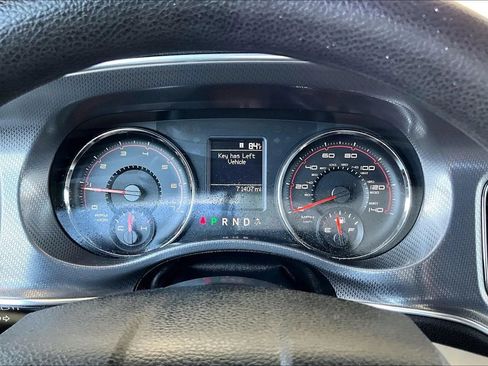 Used 2011 Dodge Charger SE RWD image 12