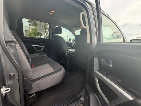 Used 2021 Nissan Titan SV w/ SV Convenience Package RWD image 46