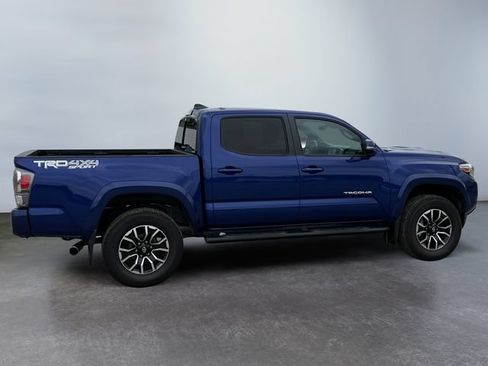 Used 2022 Toyota Tacoma TRD Sport AWD/4WD image 6