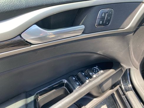 Used 2016 Ford Fusion SE w/ Equipment Group 202A FWD image 33