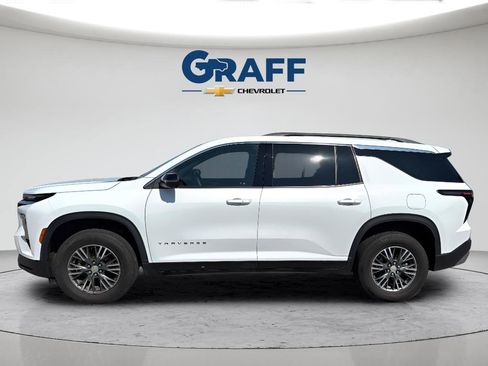 Used 2024 Chevrolet Traverse LT w/ LPO, Floor Liner Package FWD image 3
