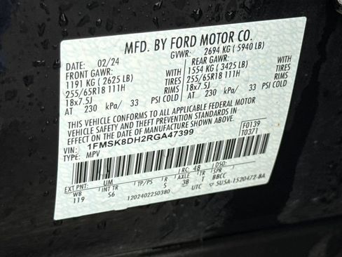 Used 2024 Ford Explorer XLT w/ Equipment Group 202A AWD/4WD image 31