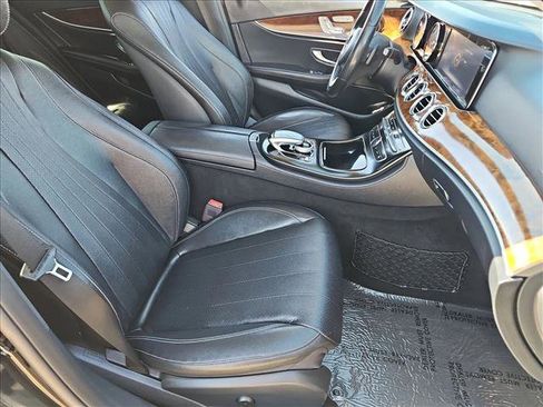 Used 2018 Mercedes-Benz E 300 image 22