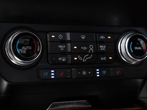 Used 2019 Ford F450 King Ranch w/ King Ranch Ultimate Package AWD/4WD image 25