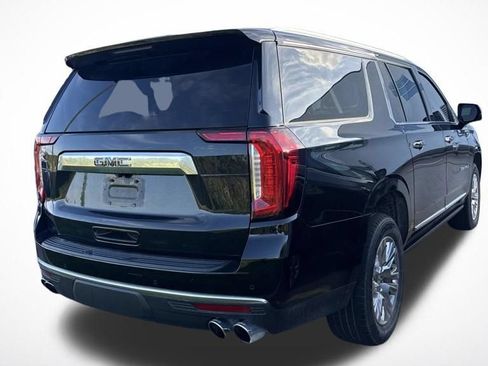 Used 2022 GMC Yukon XL Denali AWD/4WD image 3