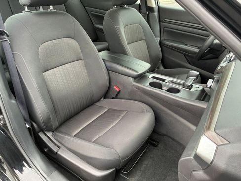 Used 2025 Nissan Altima 2.5 SV image 31