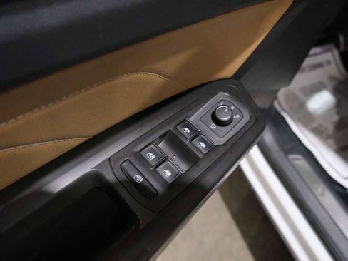 Used 2022 Volkswagen Atlas Cross Sport SEL Premium R-Line image 19