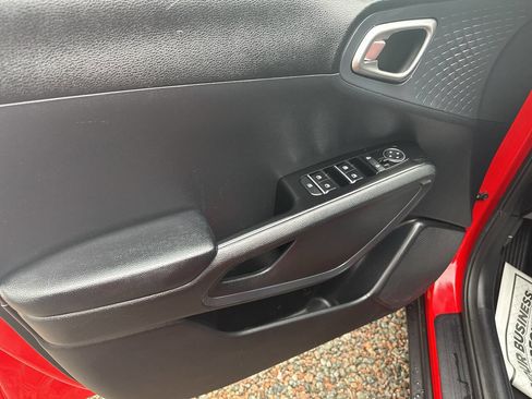 Used 2021 Kia Soul S image 12