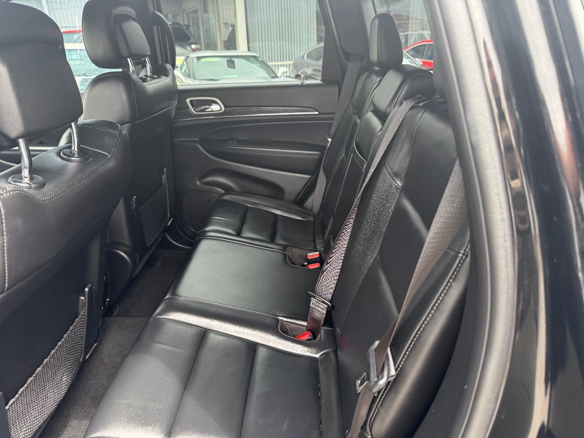 Used 2021 Jeep Grand Cherokee Limited AWD/4WD image 15