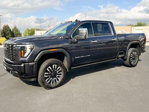 Used 2024 GMC Sierra 2500 Denali Ultimate image 16