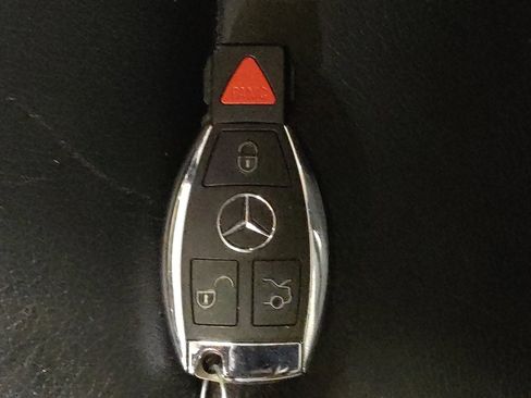 Used 2016 Mercedes-Benz SLK 350 image 32