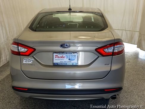 Used 2015 Ford Fusion SE FWD image 6
