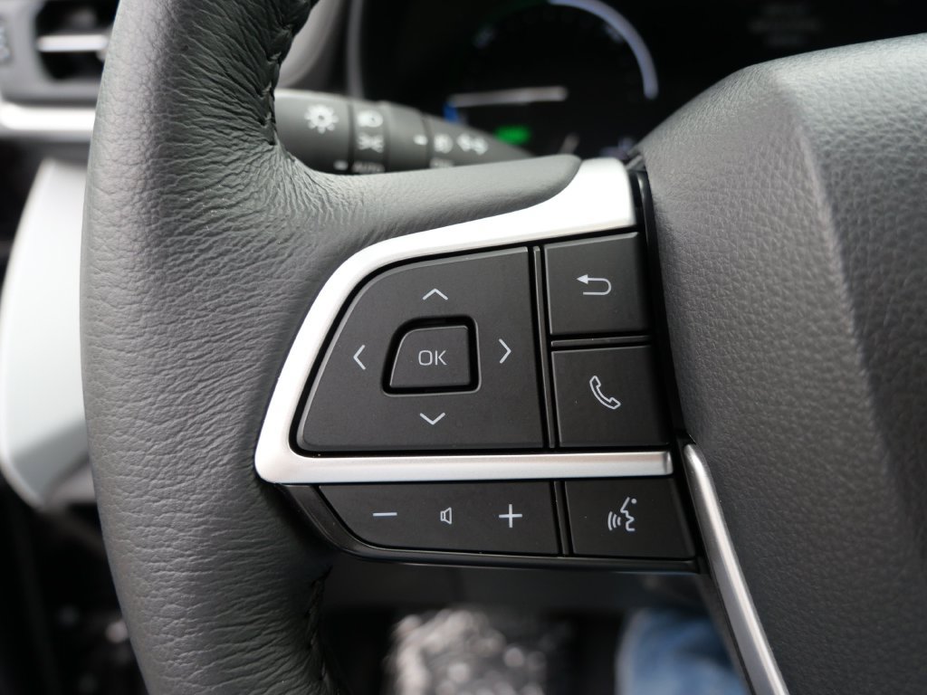 Certified 2025 Toyota Sienna XLE FWD image 27