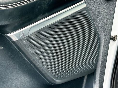 Used 2025 Ford Expedition Platinum image 19