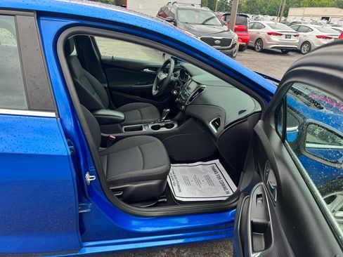 Used 2016 Chevrolet Cruze LT FWD image 9
