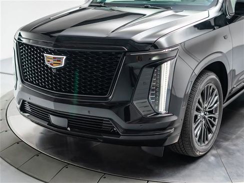 Used 2025 Cadillac Escalade Sport Platinum AWD/4WD image 9