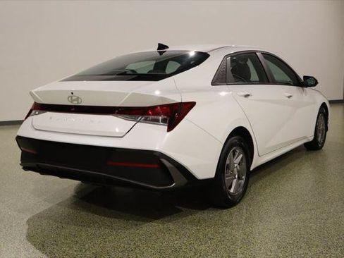 Used 2024 Hyundai Elantra SE FWD image 10