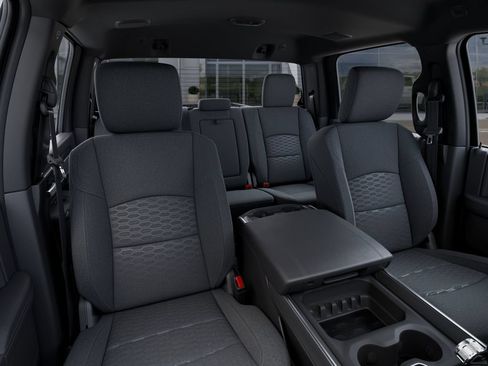 New 2026 RAM 2500 Big Horn AWD/4WD image 17