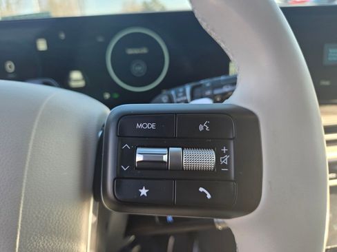 Used 2025 Hyundai Santa Fe Limited image 16