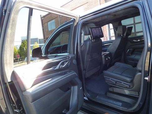 Used 2021 GMC Yukon XL Denali w/ Denali Premium Package image 12