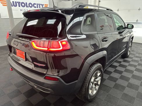 Used 2019 Jeep Cherokee Trailhawk AWD/4WD image 10