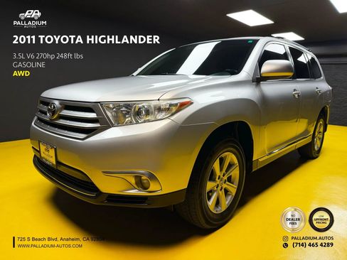 Used 2011 Toyota Highlander SE w/ Tow Pkg AWD/4WD image 1