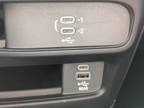 New 2026 Chrysler Pacifica Select image 24