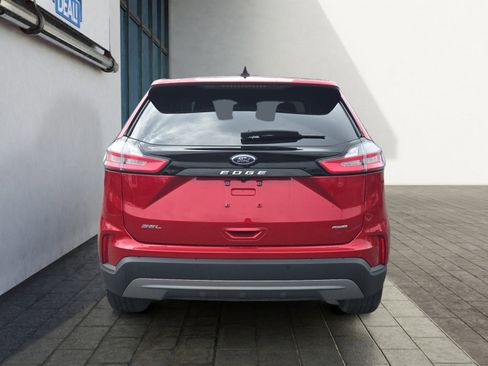 Used 2024 Ford Edge SEL w/ Convenience Package image 4