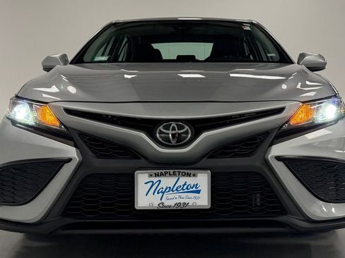 Used 2021 Toyota Camry SE FWD image 7