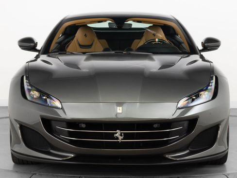 Used 2019 Ferrari Portofino RWD image 19