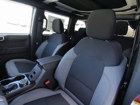 New 2025 Ford Bronco Big Bend image 6