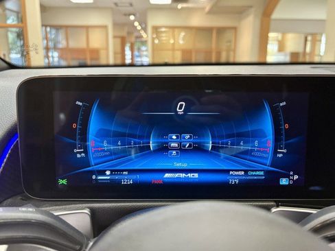 New 2025 Mercedes-Benz GLB 35 AMG 4MATIC image 8