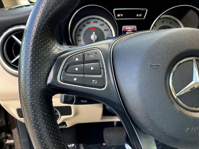 Used 2016 Mercedes-Benz GLA 250 image 13