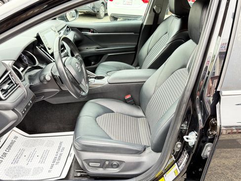 Used 2021 Toyota Camry SE image 12