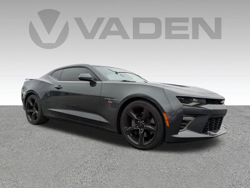 Used 2018 Chevrolet Camaro SS image 3