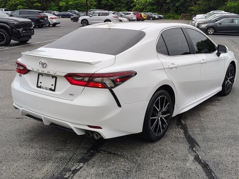 Used 2024 Toyota Camry SE FWD image 6