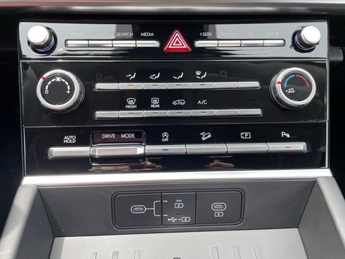 New 2025 Hyundai Santa Fe SE image 16