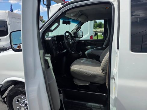 Used 2018 Chevrolet Express 3500 LT w/ LT Preferred Equipment Group RWD image 14