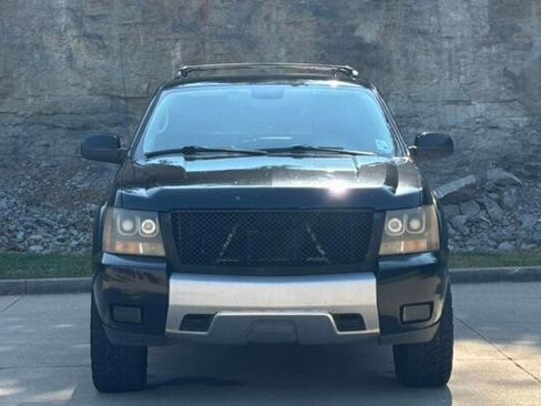 Used 2013 Chevrolet Avalanche LT image 7