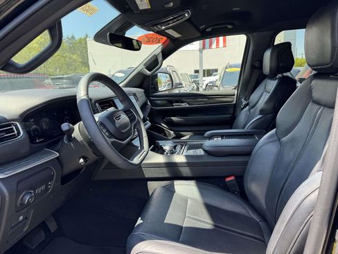 Used 2022 Jeep Wagoneer Series II AWD/4WD image 19