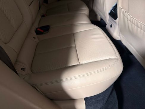 Used 2021 Porsche Macan image 26